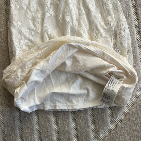 Hollister White Lace Lined Mini Dress, in size M 🤍 - Picture 3 of 4